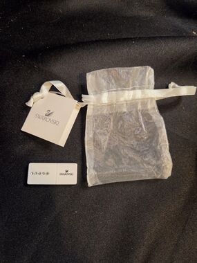 Swarovski Crystal 8G USB with Sheer Pouch - Clear/Silver, New
